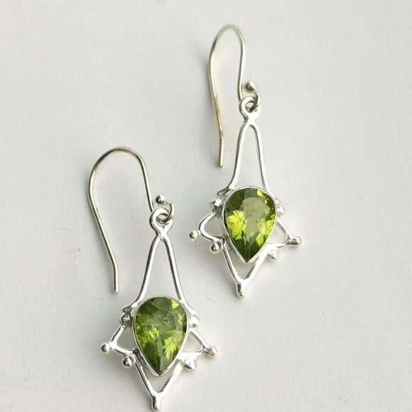 Sterling silver Peridot dangle drop earrings - Picture 7 of 7